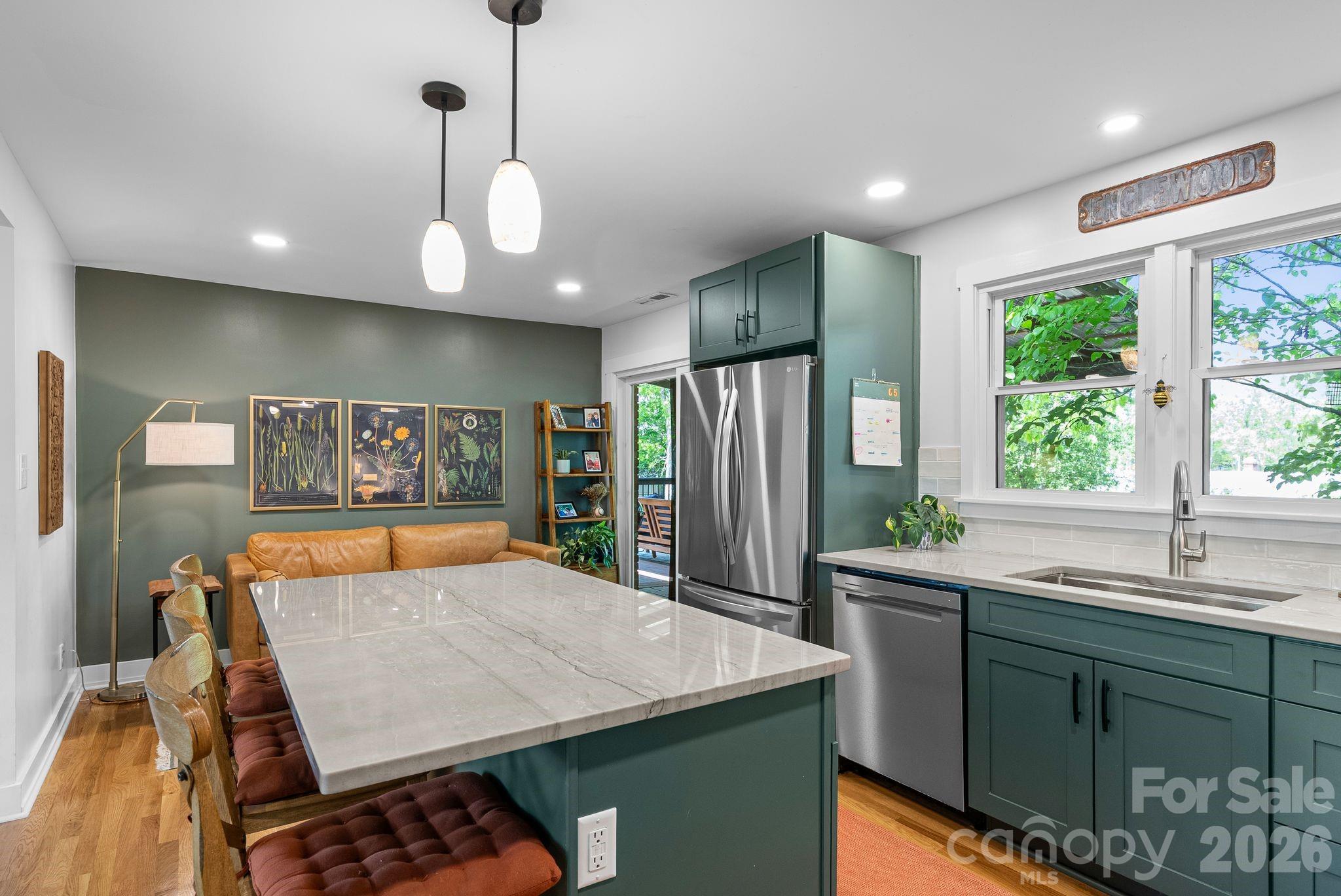 343 Oakview Park Road — Asheville