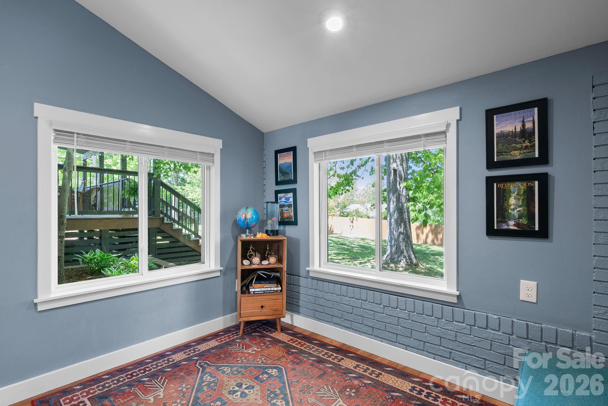 343 Oakview Park Road — Asheville