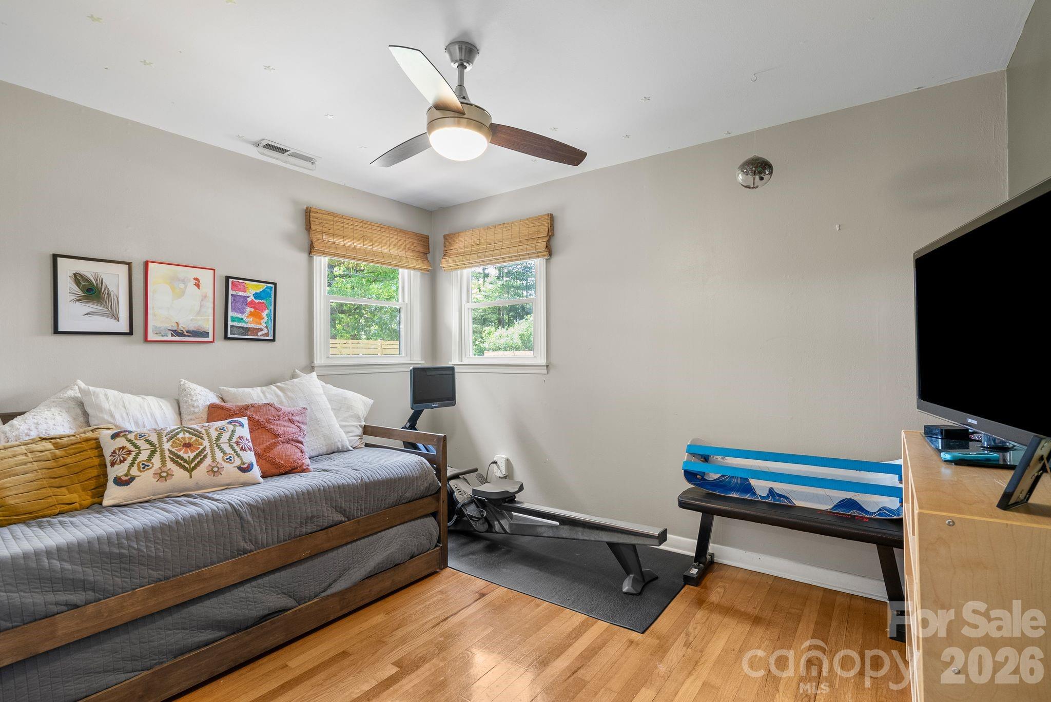 343 Oakview Park Road — Asheville