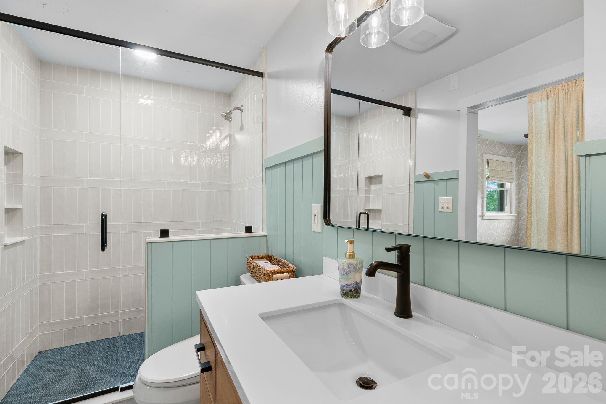 343 Oakview Park Road — Asheville