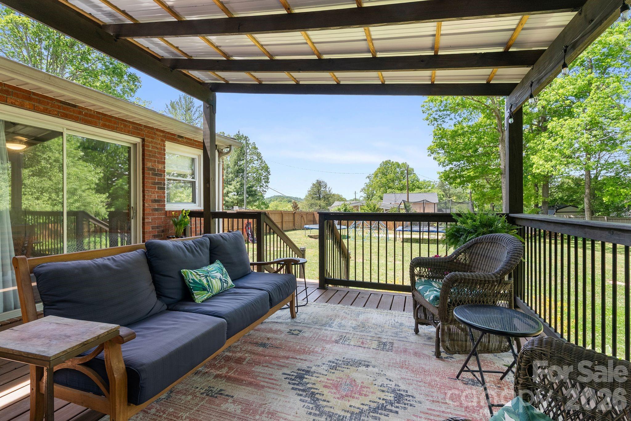 343 Oakview Park Road — Asheville