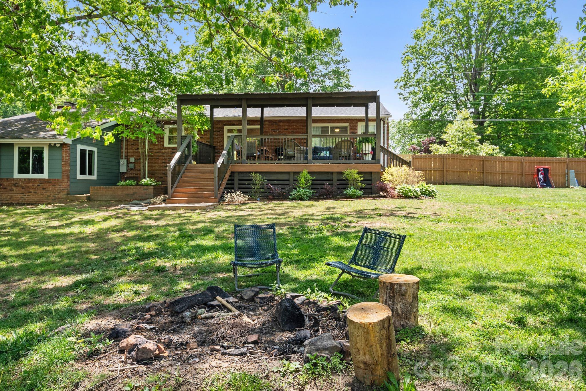 343 Oakview Park Road — Asheville