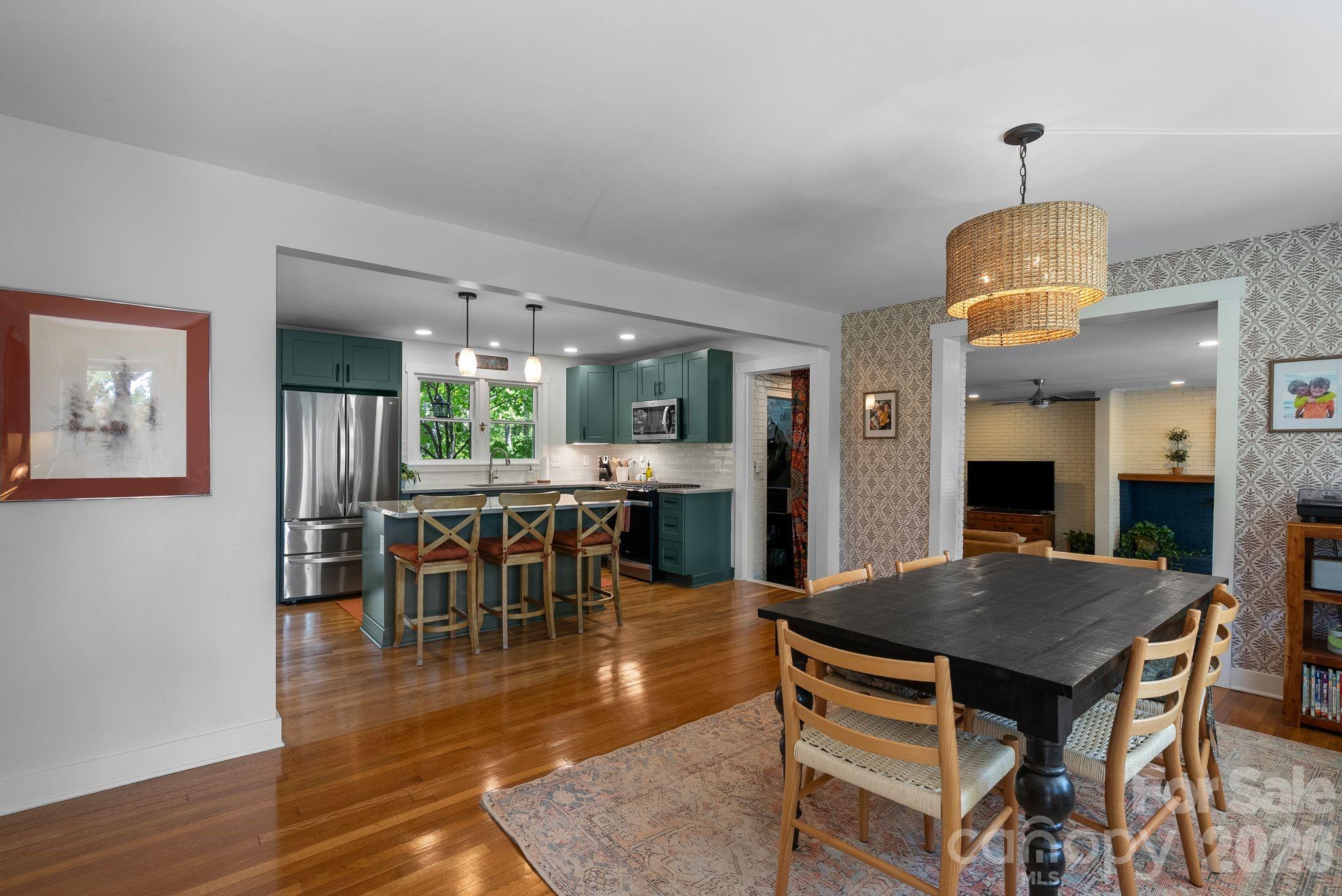 343 Oakview Park Road — Asheville