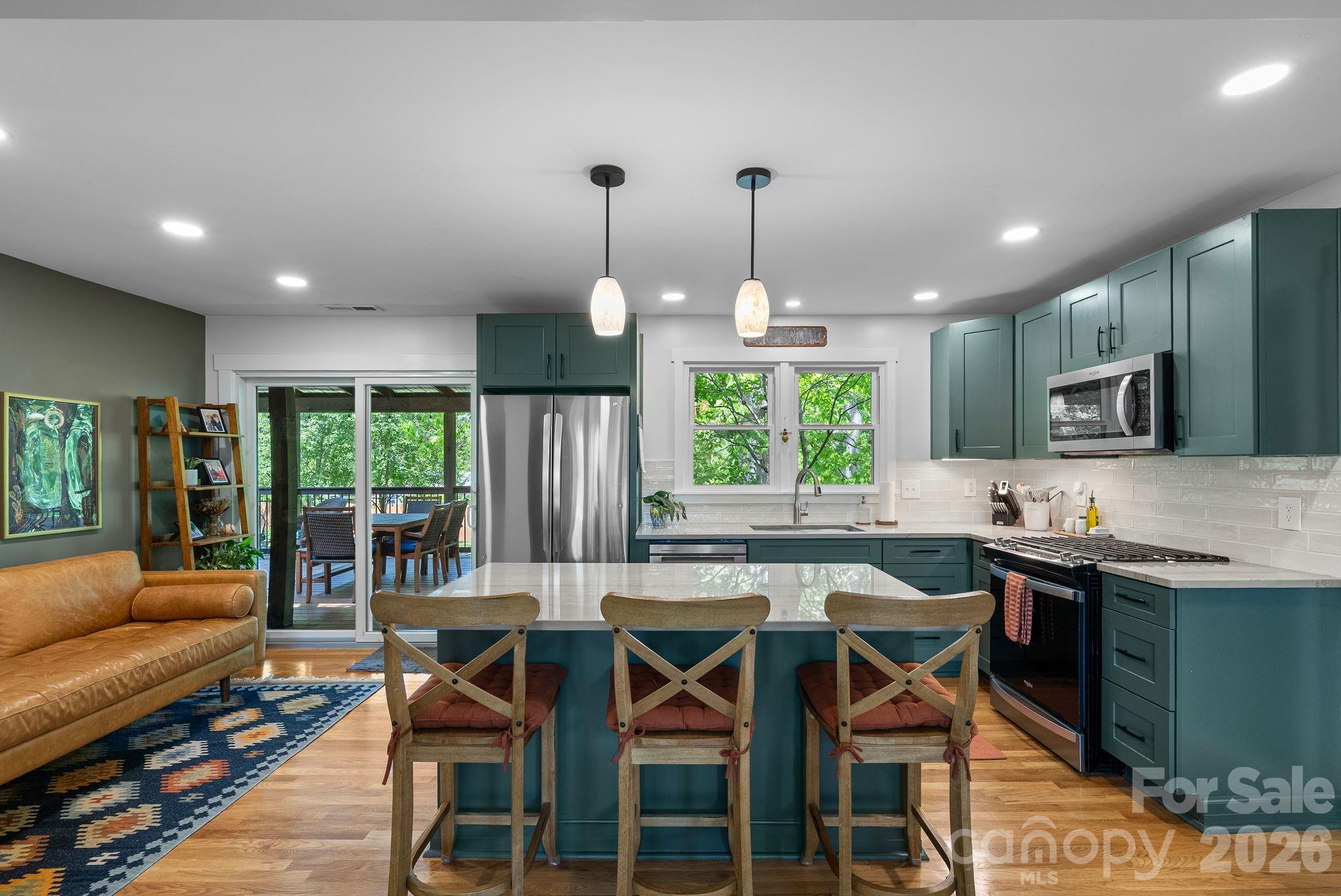 343 Oakview Park Road — Asheville