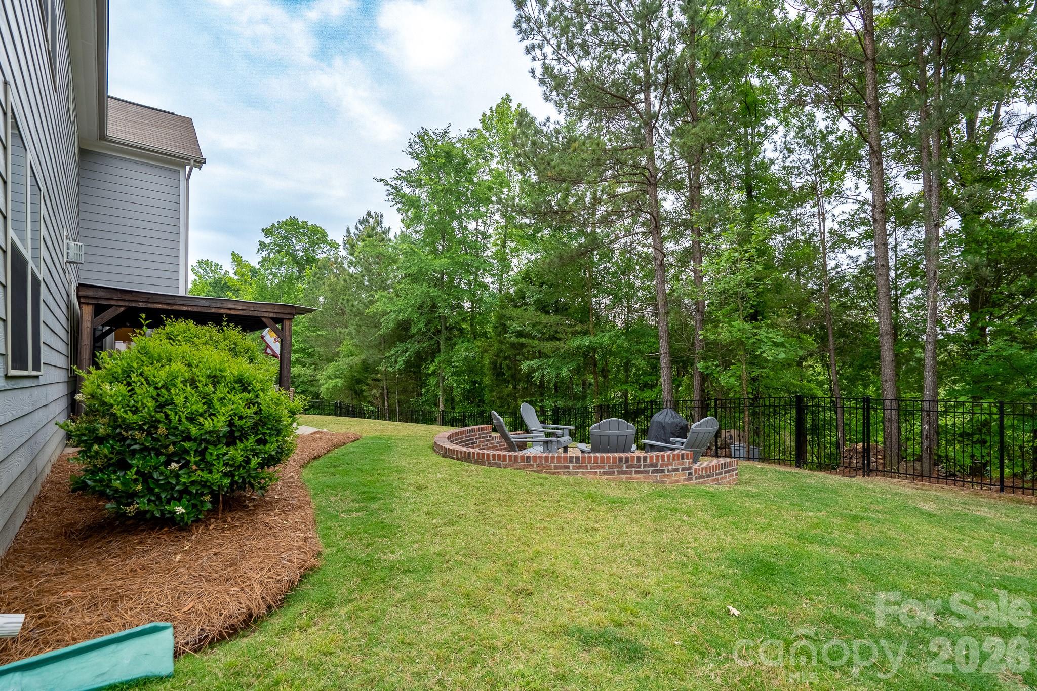 858 Double Oak Lane SE — Concord