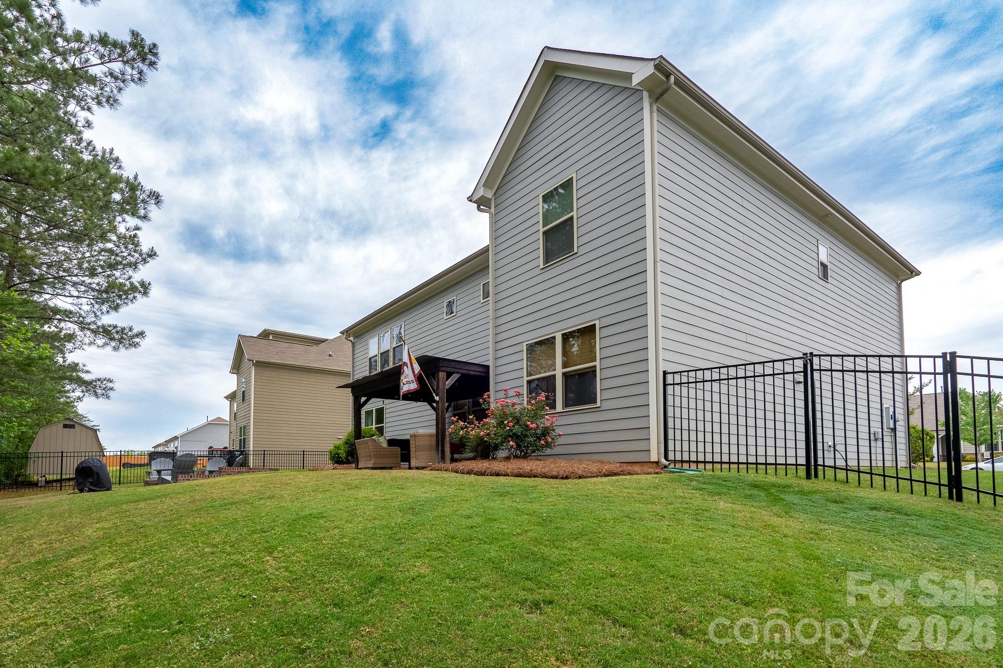 858 Double Oak Lane SE — Concord