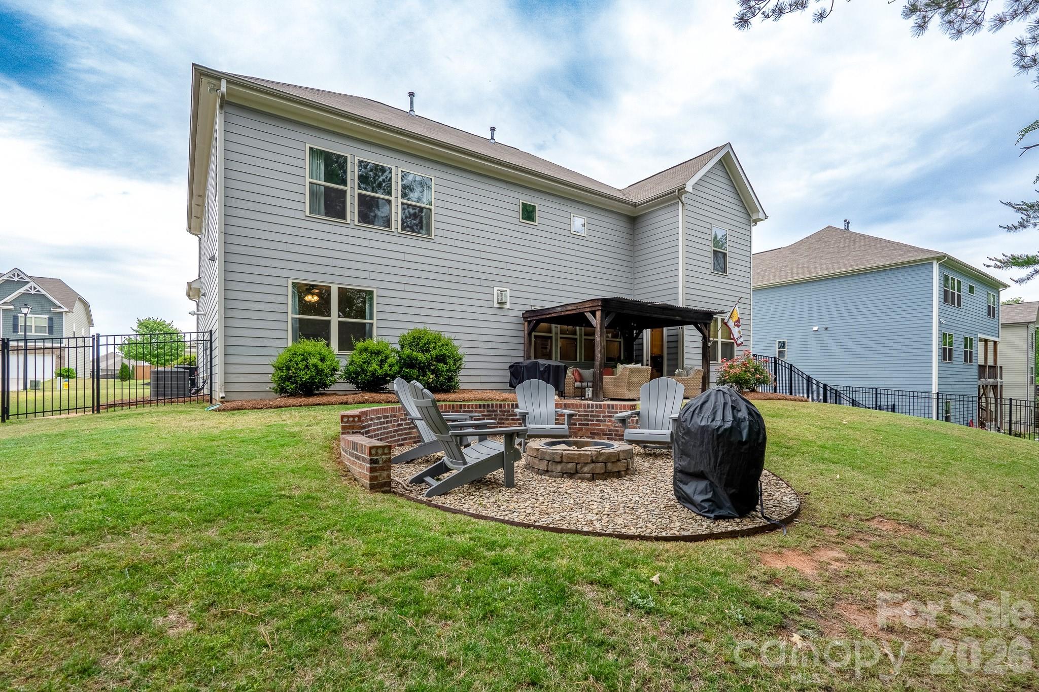 858 Double Oak Lane SE — Concord