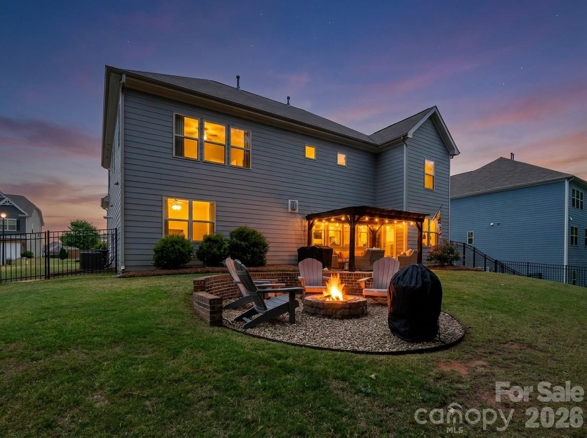 858 Double Oak Lane SE — Concord