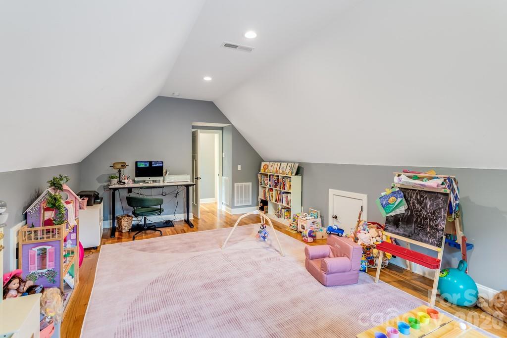 109 Wood Owl Court — Hendersonville