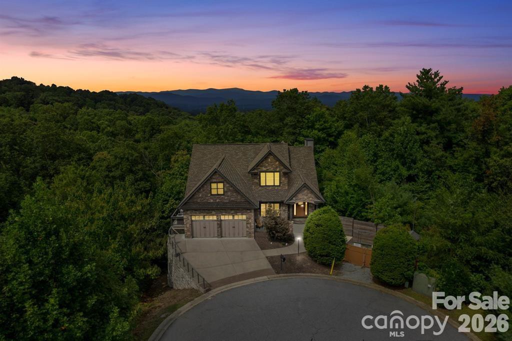 109 Wood Owl Court — Hendersonville