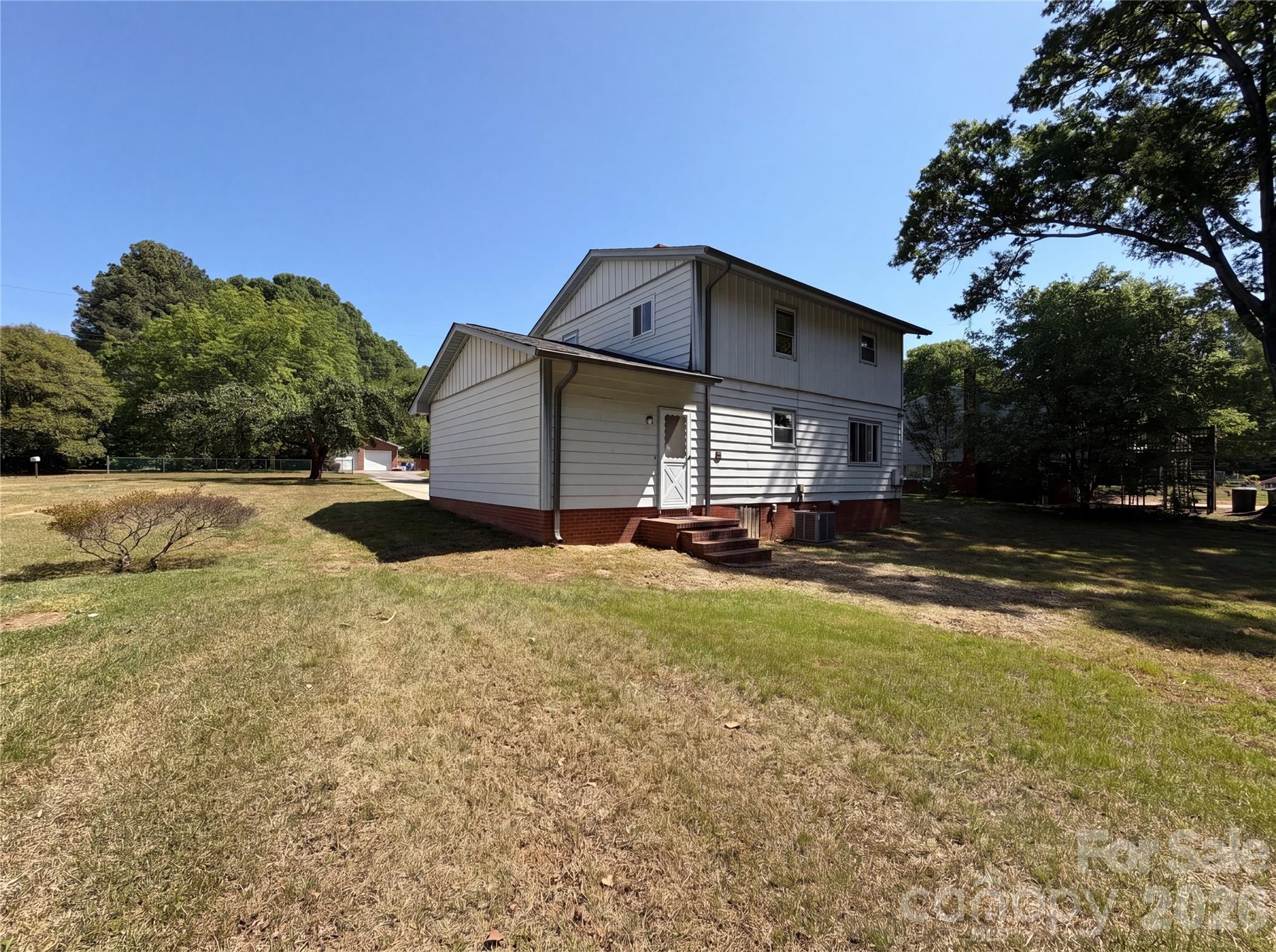 1508 W Colonial Drive — Salisbury