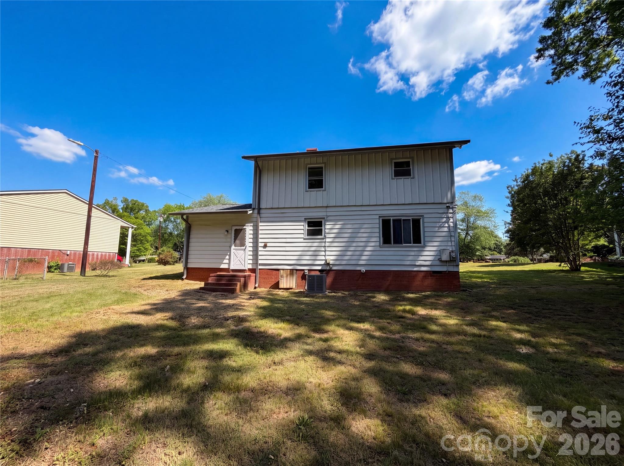 1508 W Colonial Drive — Salisbury