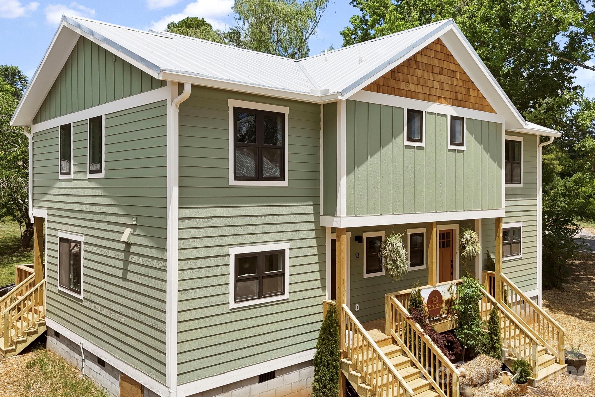 11 Fireside Drive — Asheville