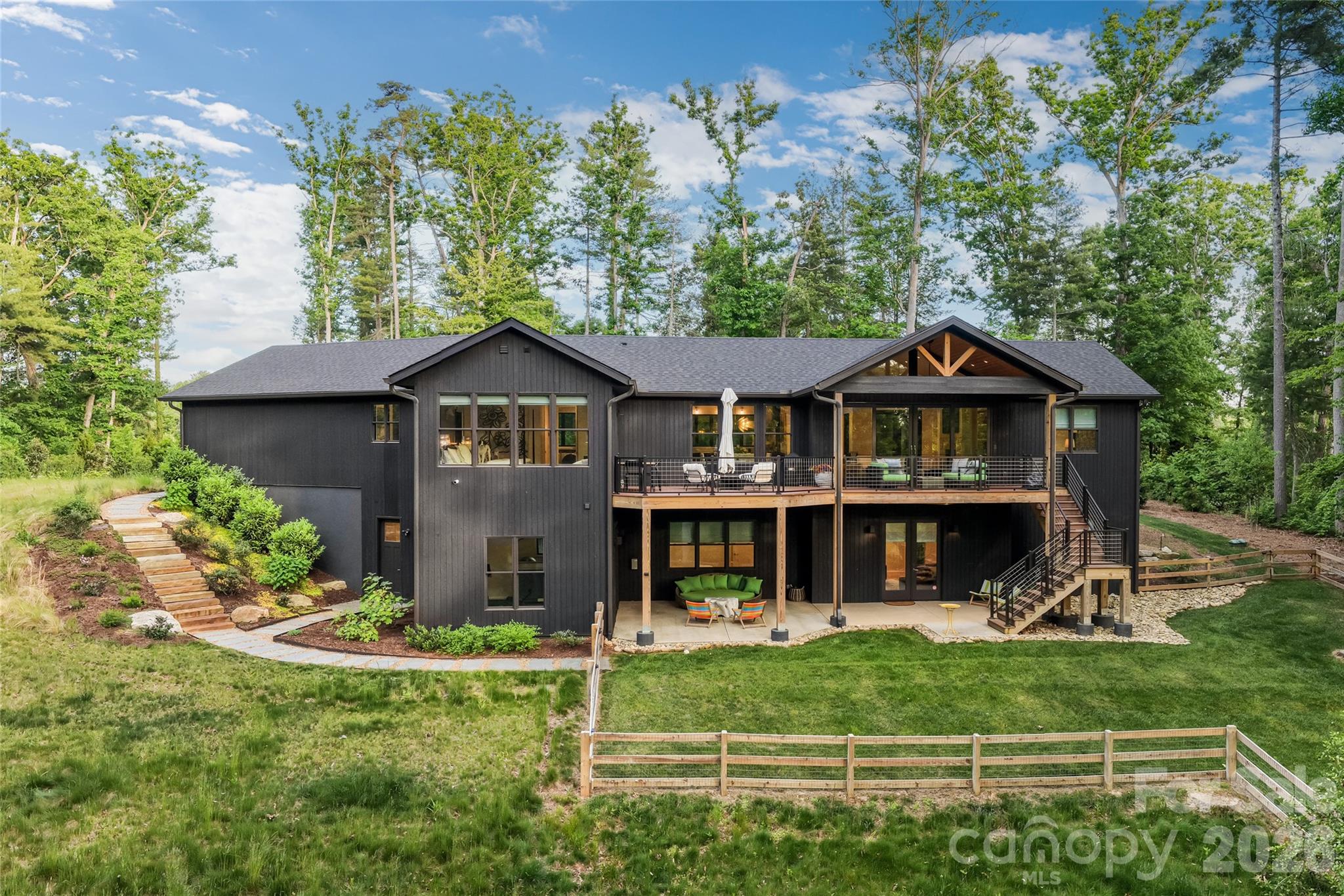 27 Tommy Ray Ridge — Weaverville