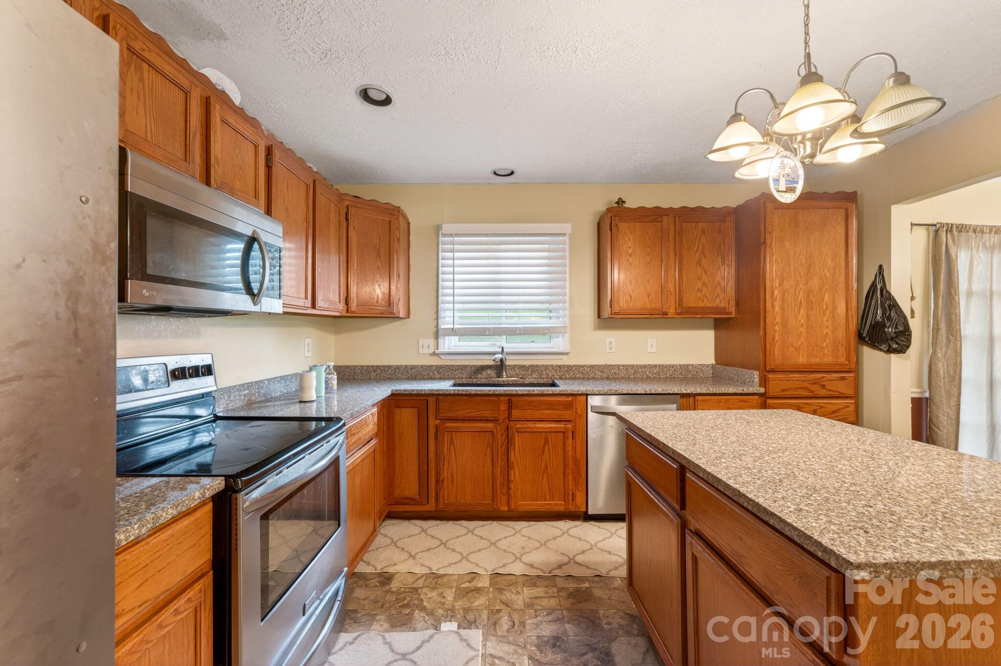 501 Old Farm Road — Statesville