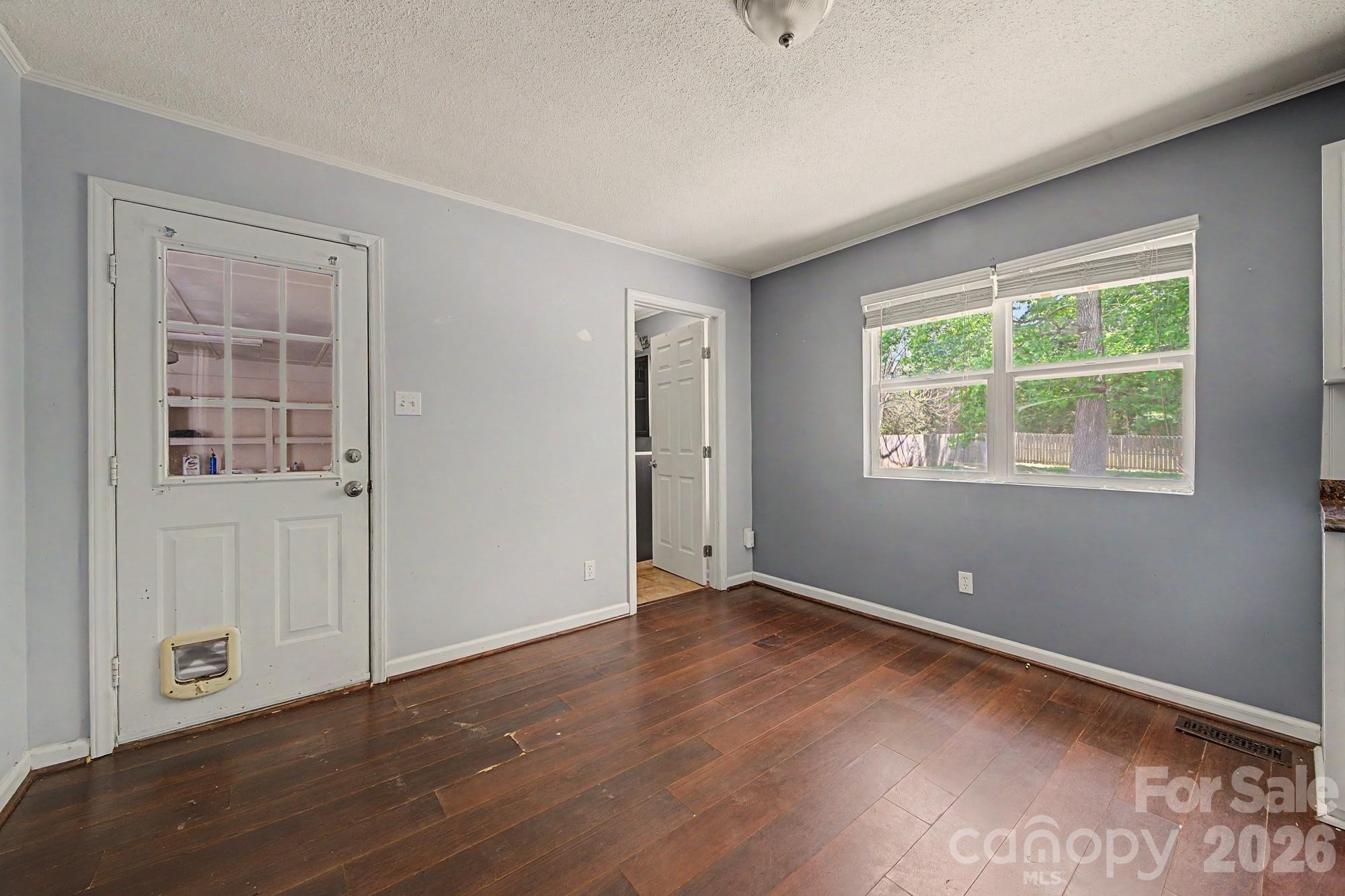 630 Ginger Cake Road — Lancaster