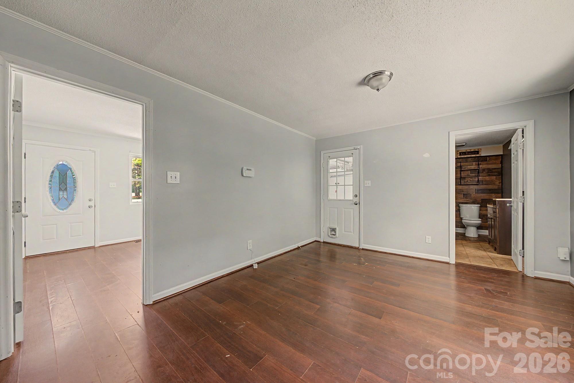 630 Ginger Cake Road — Lancaster