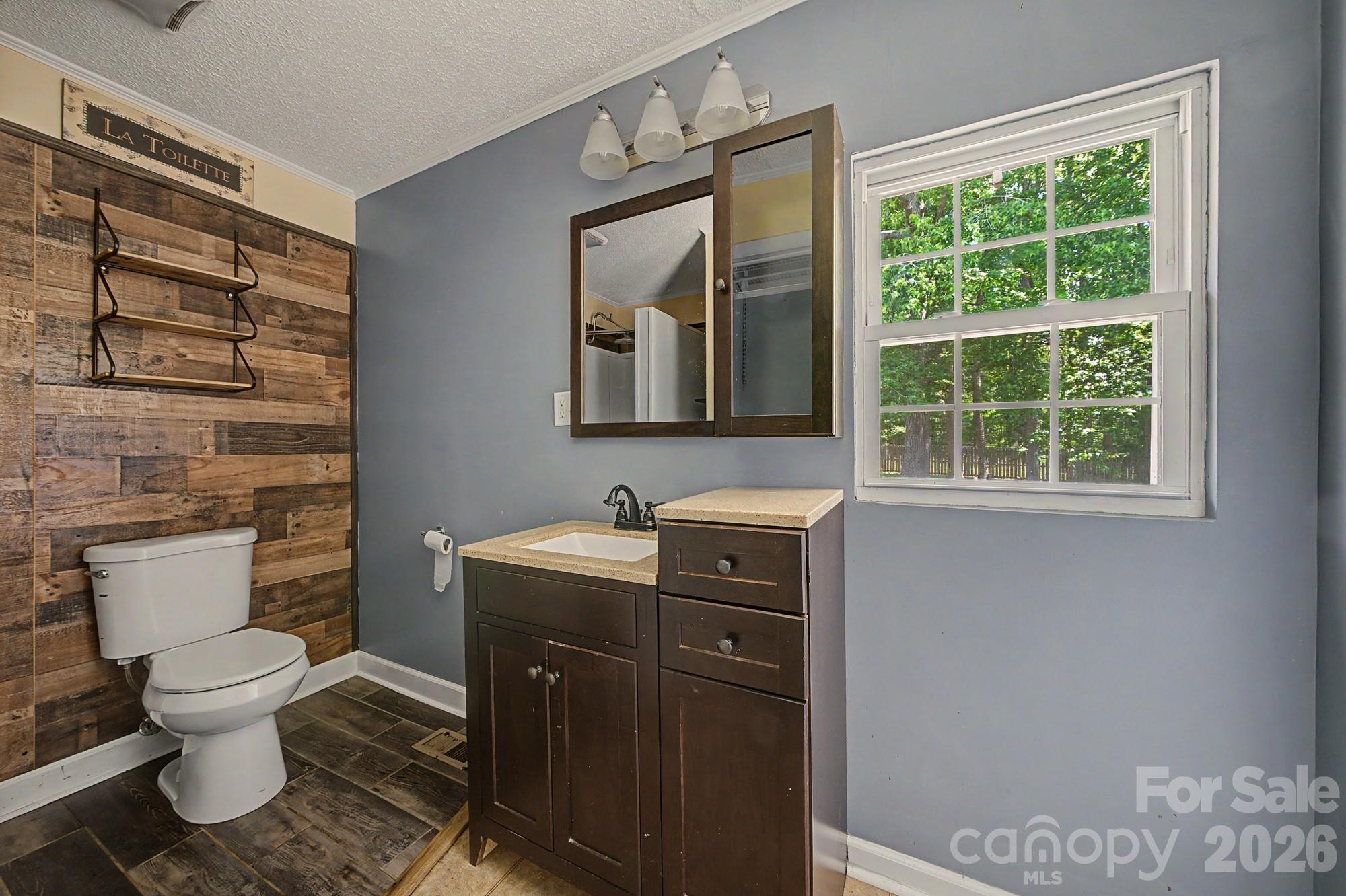 630 Ginger Cake Road — Lancaster