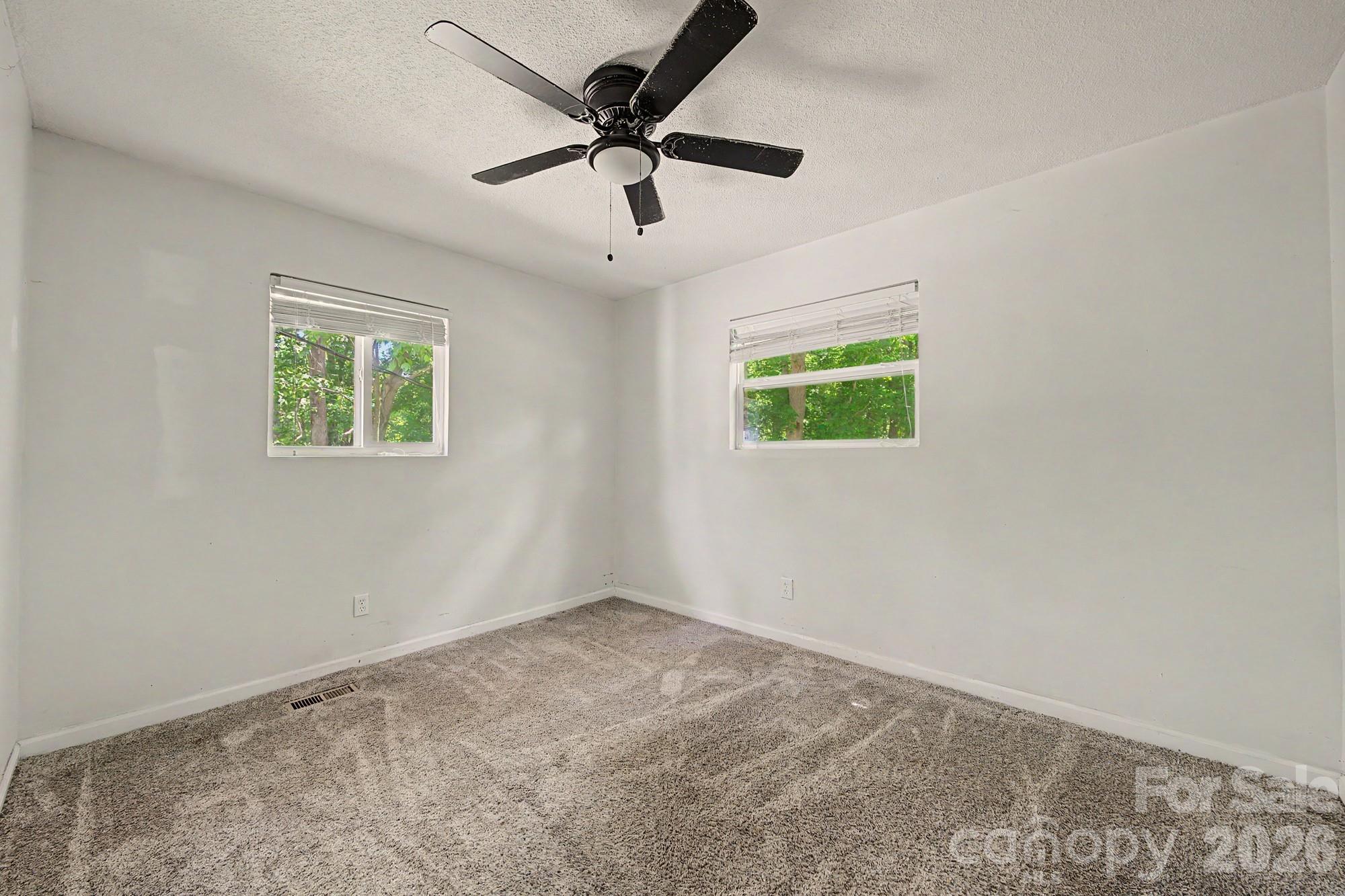 630 Ginger Cake Road — Lancaster