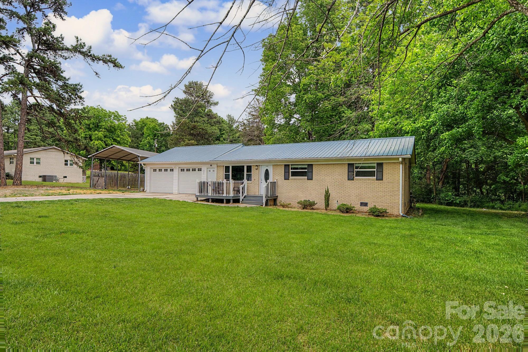 630 Ginger Cake Road — Lancaster