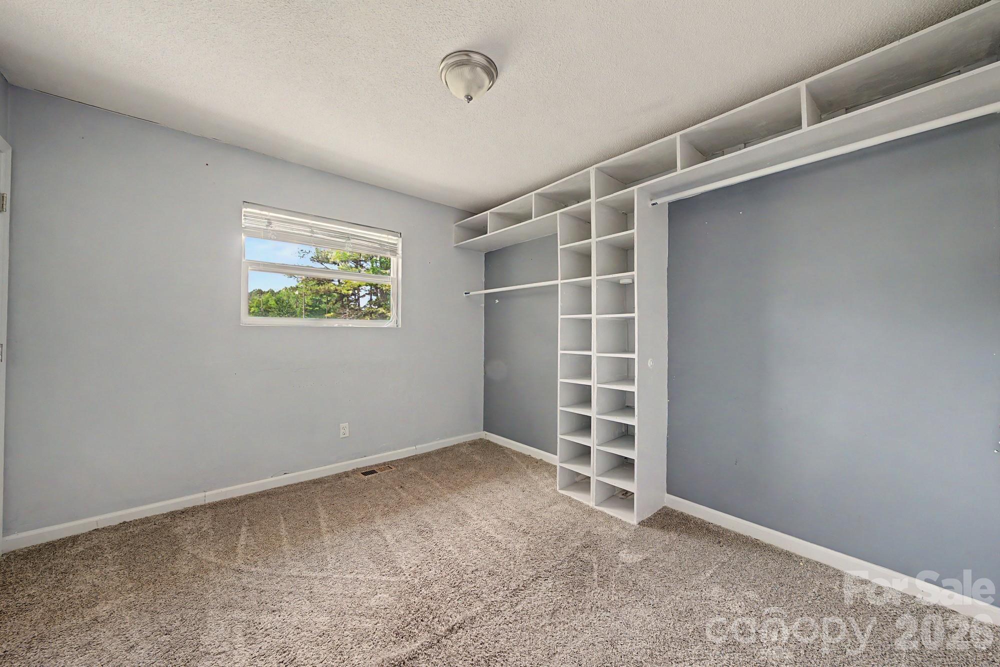 630 Ginger Cake Road — Lancaster
