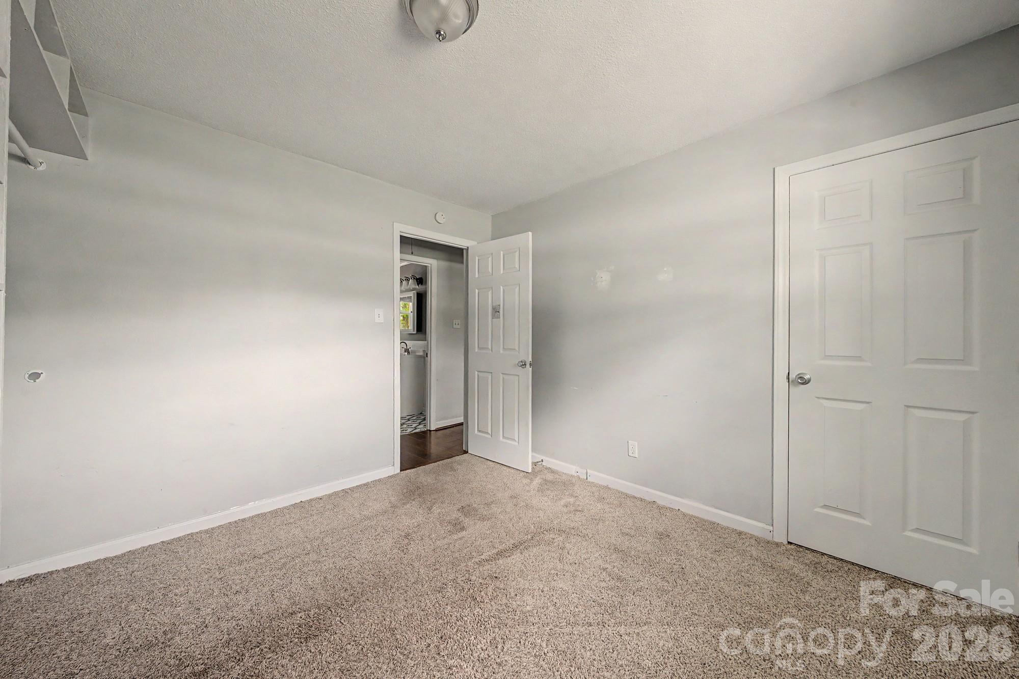 630 Ginger Cake Road — Lancaster