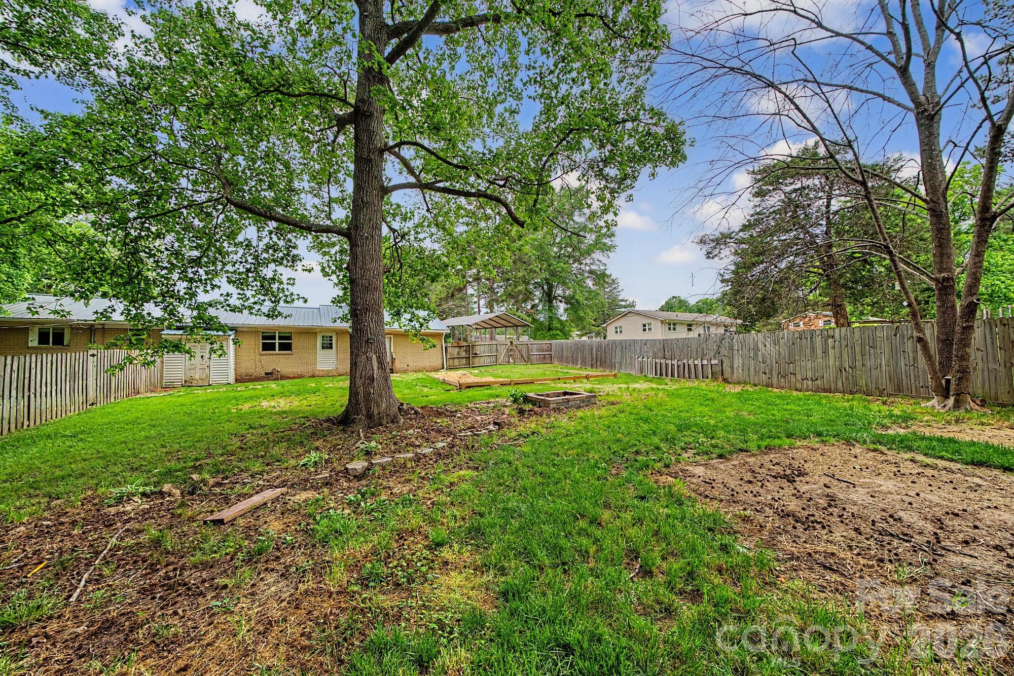 630 Ginger Cake Road — Lancaster
