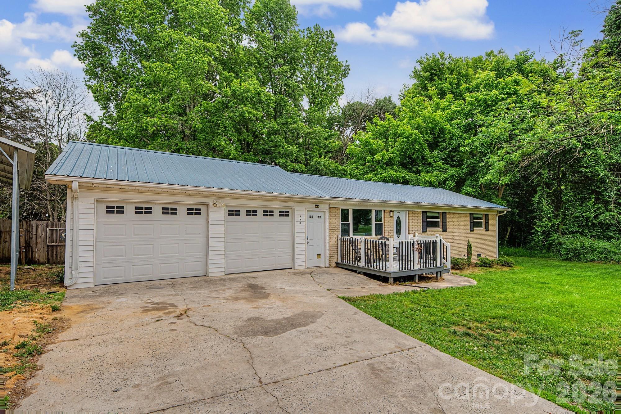 630 Ginger Cake Road — Lancaster