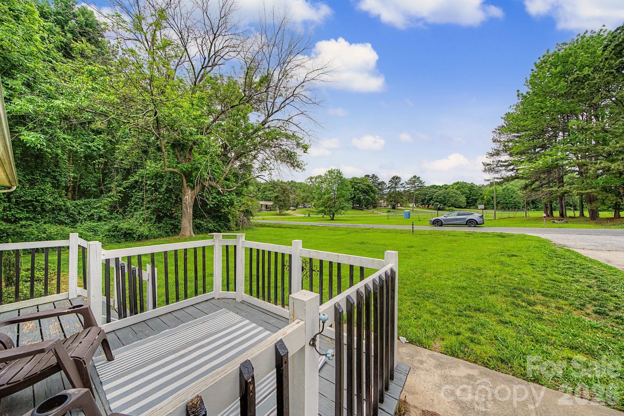 630 Ginger Cake Road — Lancaster