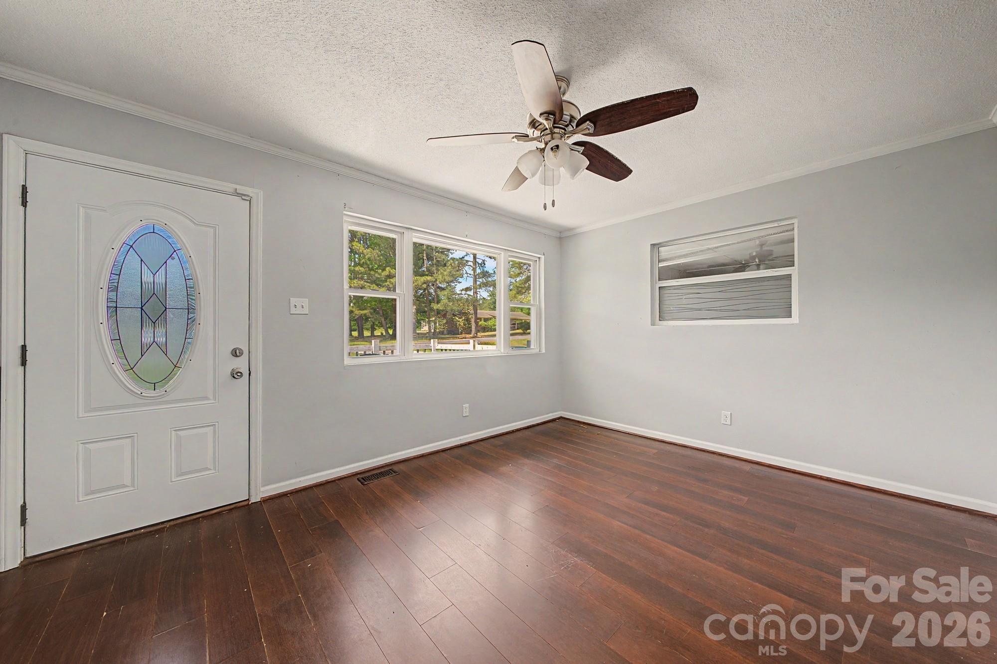 630 Ginger Cake Road — Lancaster