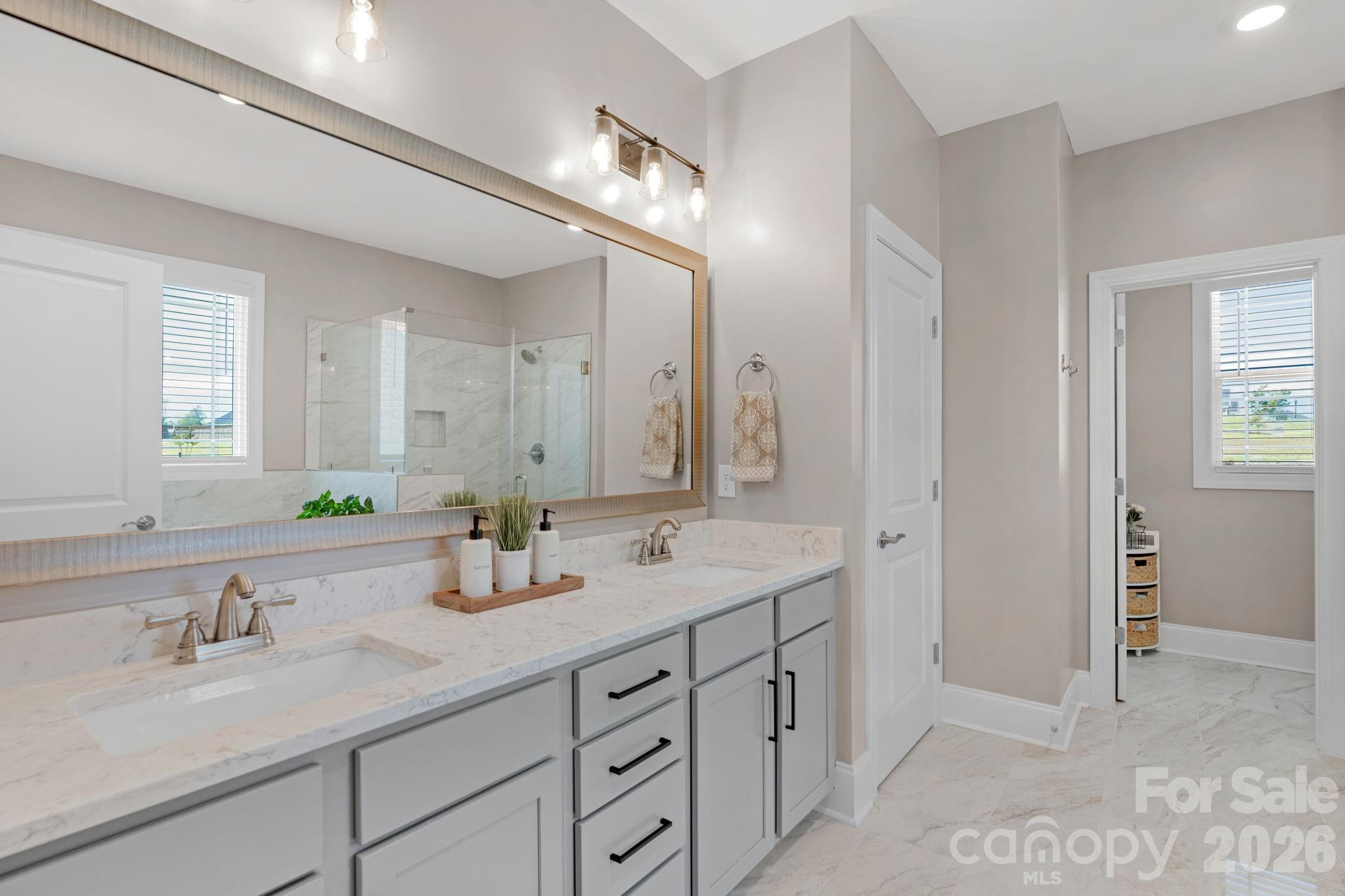 1050 Emerald Creek Drive — Elgin