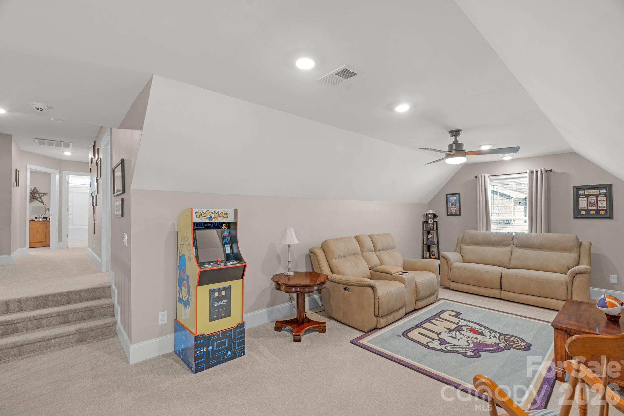 1050 Emerald Creek Drive — Elgin