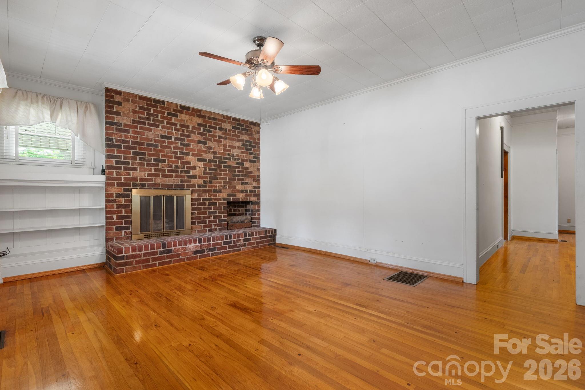 207 W Main Street — Maiden