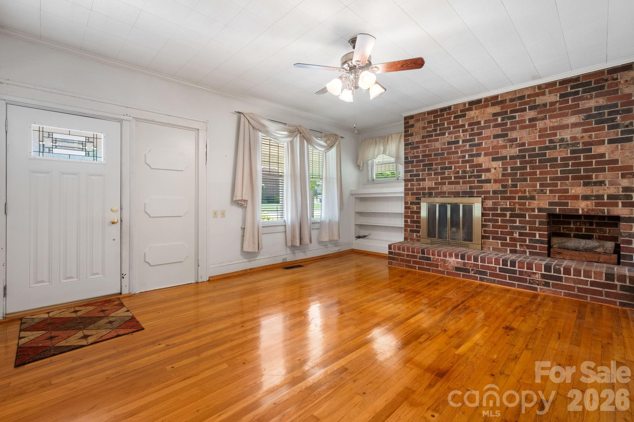 207 W Main Street — Maiden