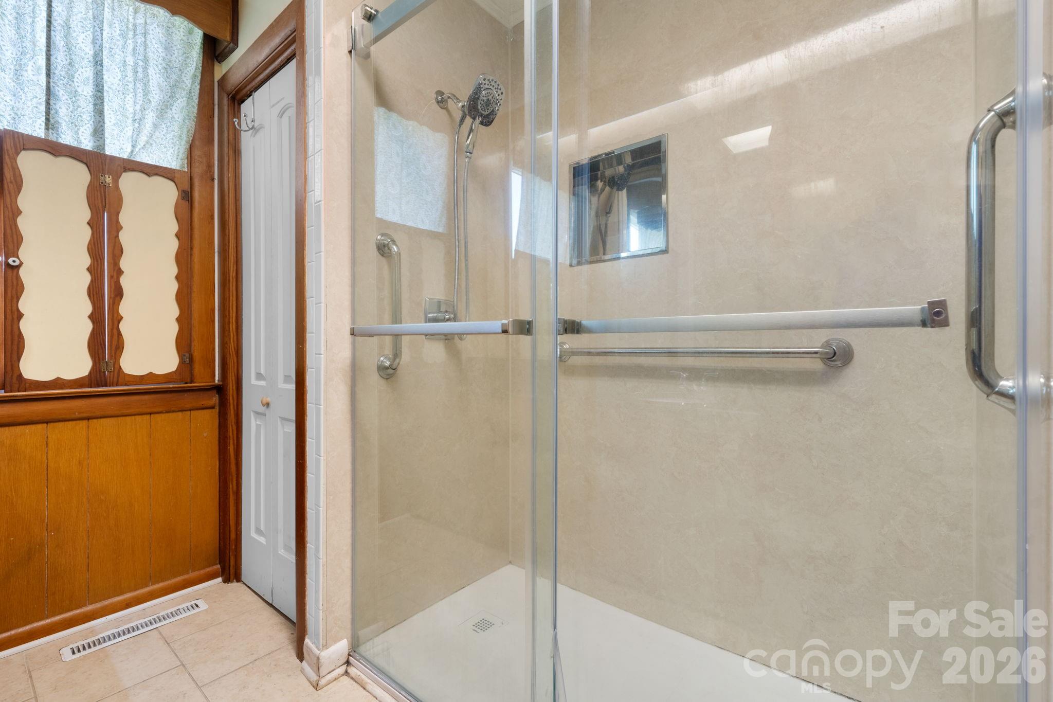 207 W Main Street — Maiden