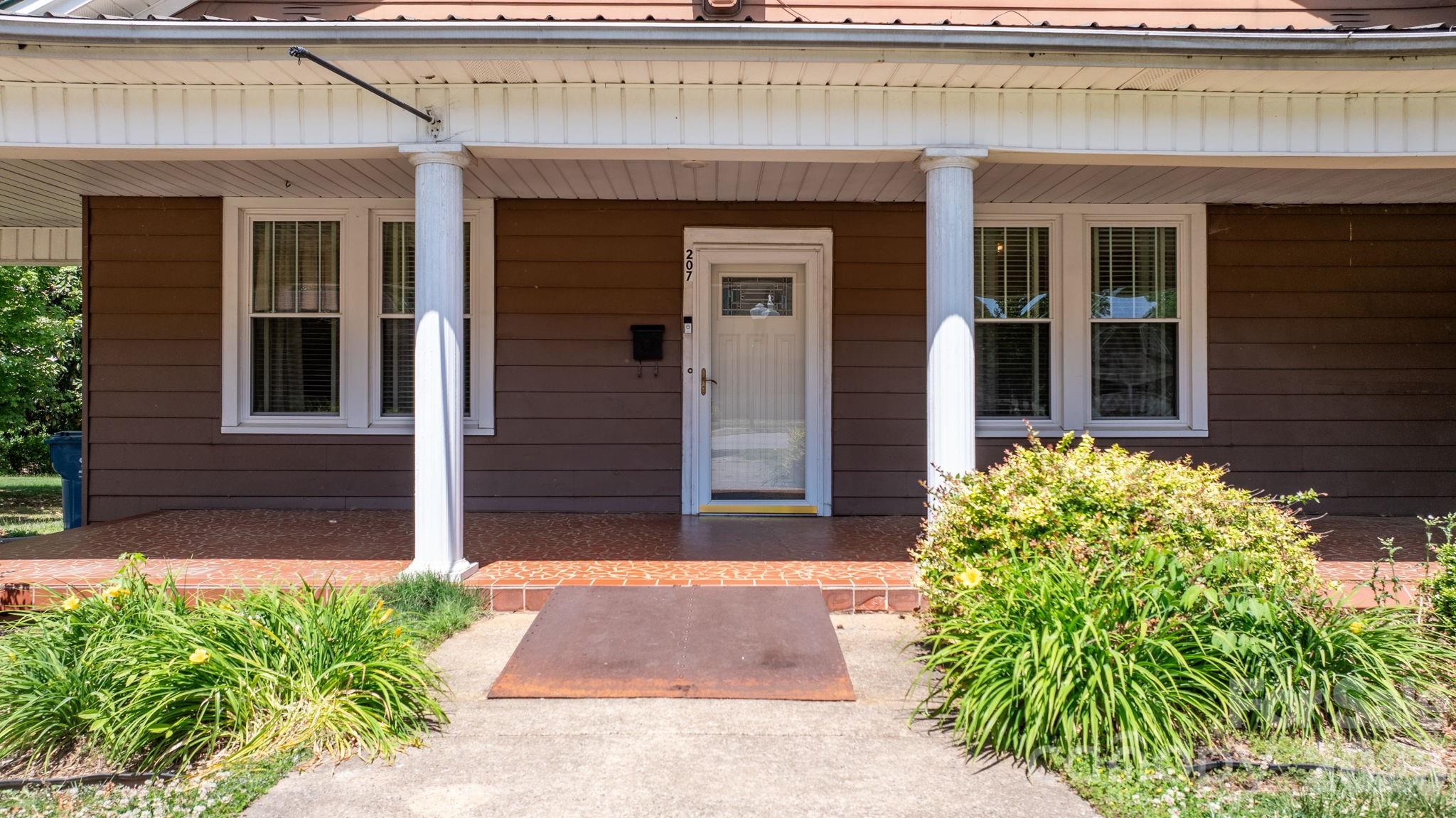 207 W Main Street — Maiden
