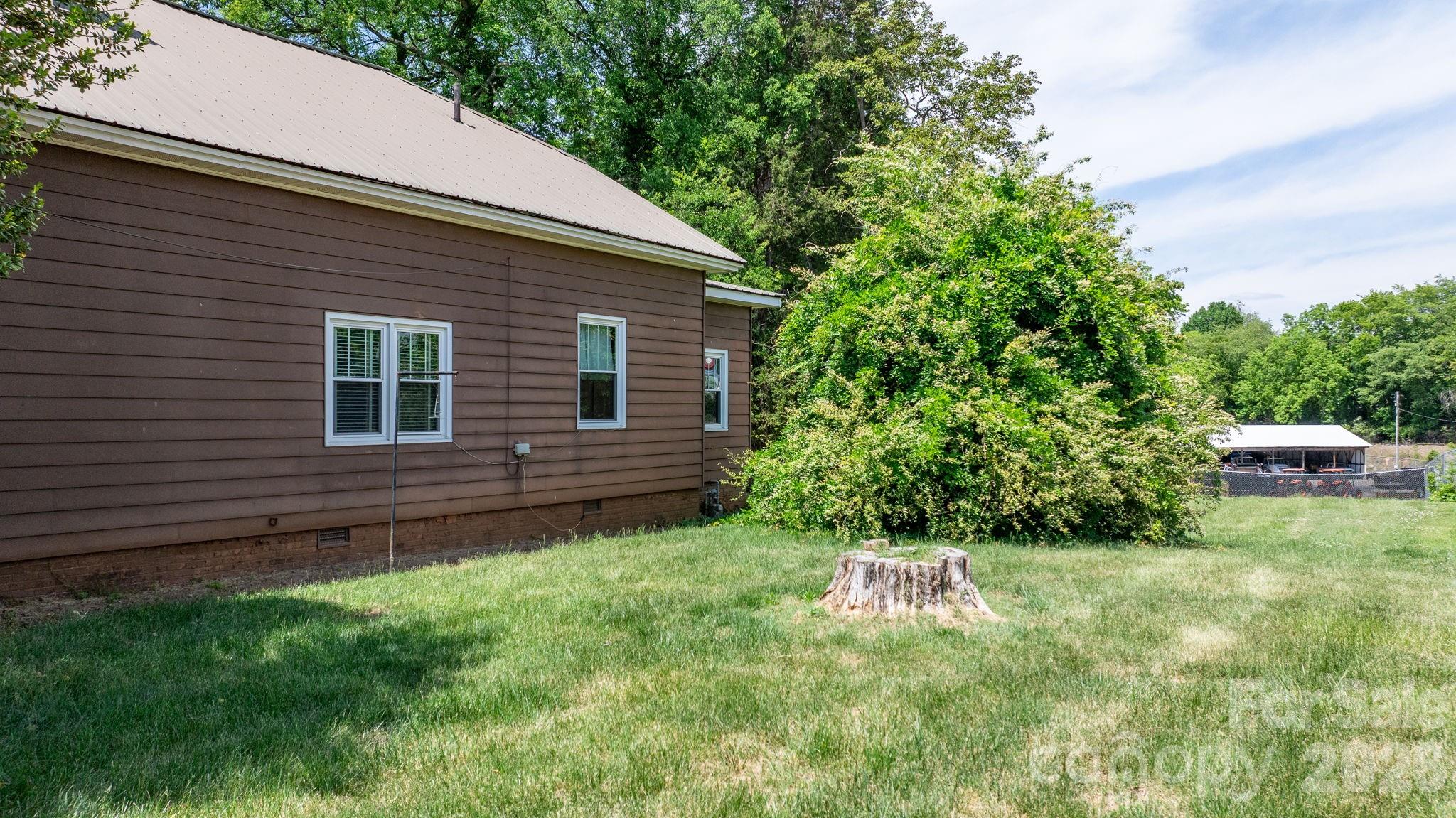 207 W Main Street — Maiden