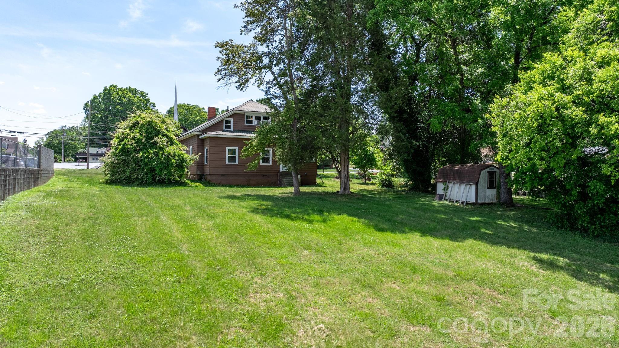 207 W Main Street — Maiden