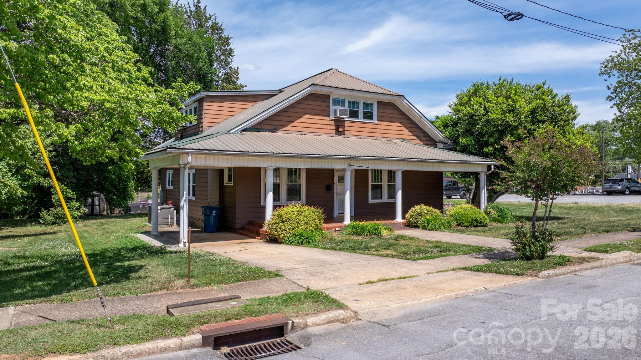 207 W Main Street — Maiden