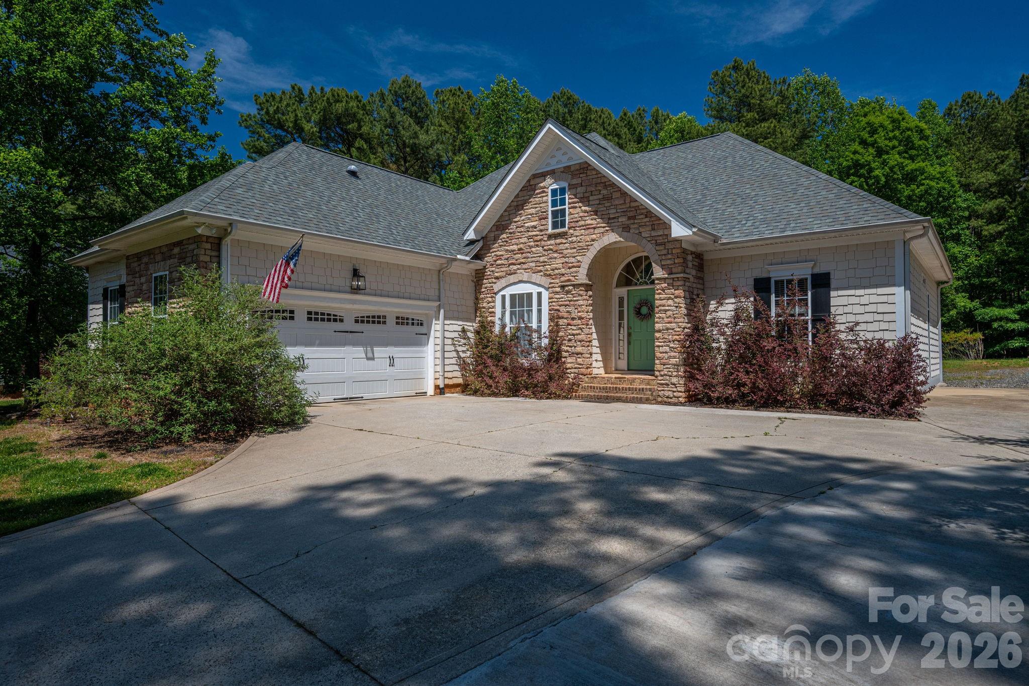 122 Maple View Drive #114 — Troutman