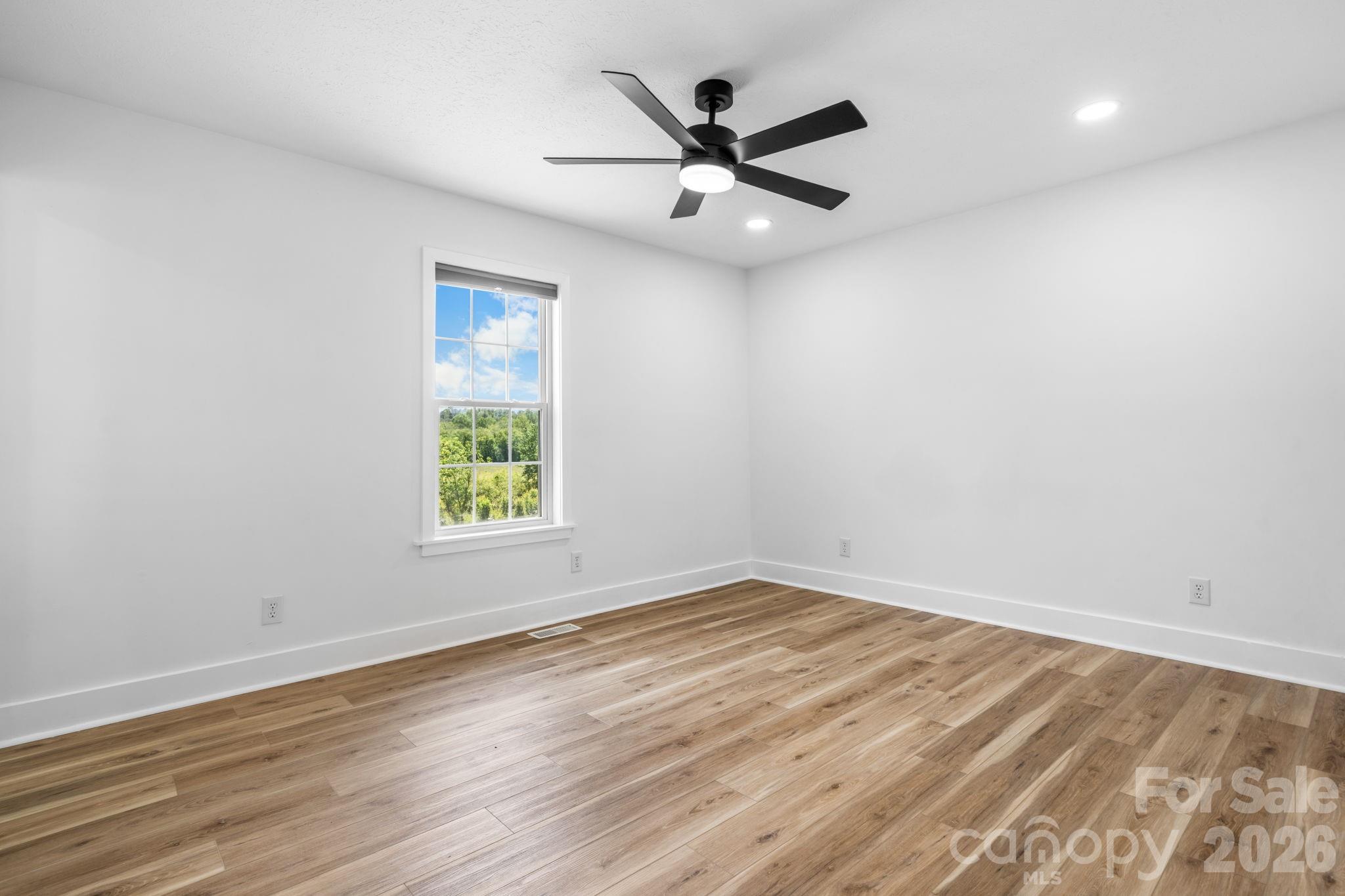 4362 Calico Road — Lenoir