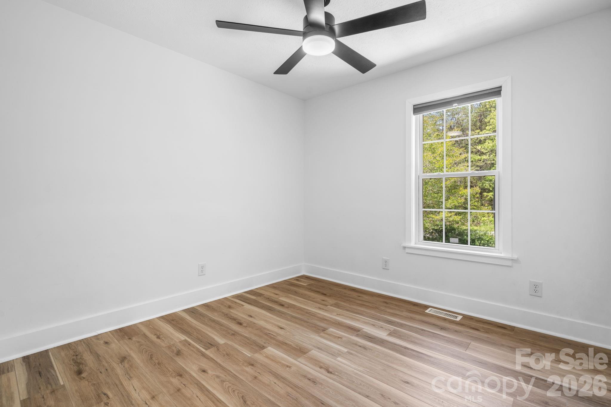 4362 Calico Road — Lenoir