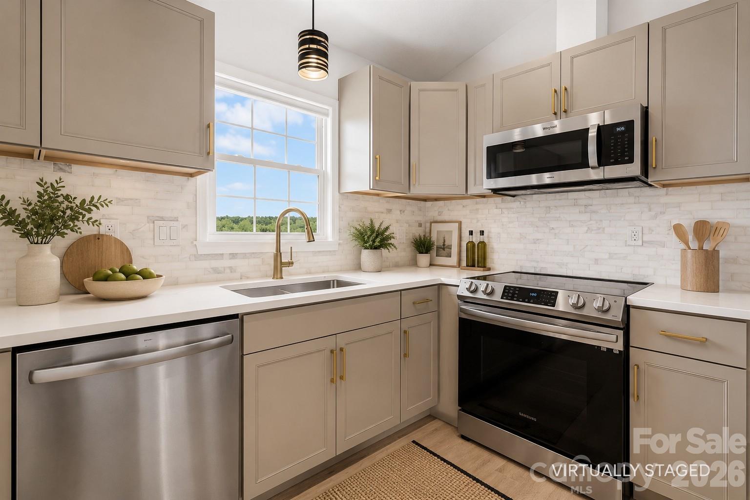 4362 Calico Road — Lenoir