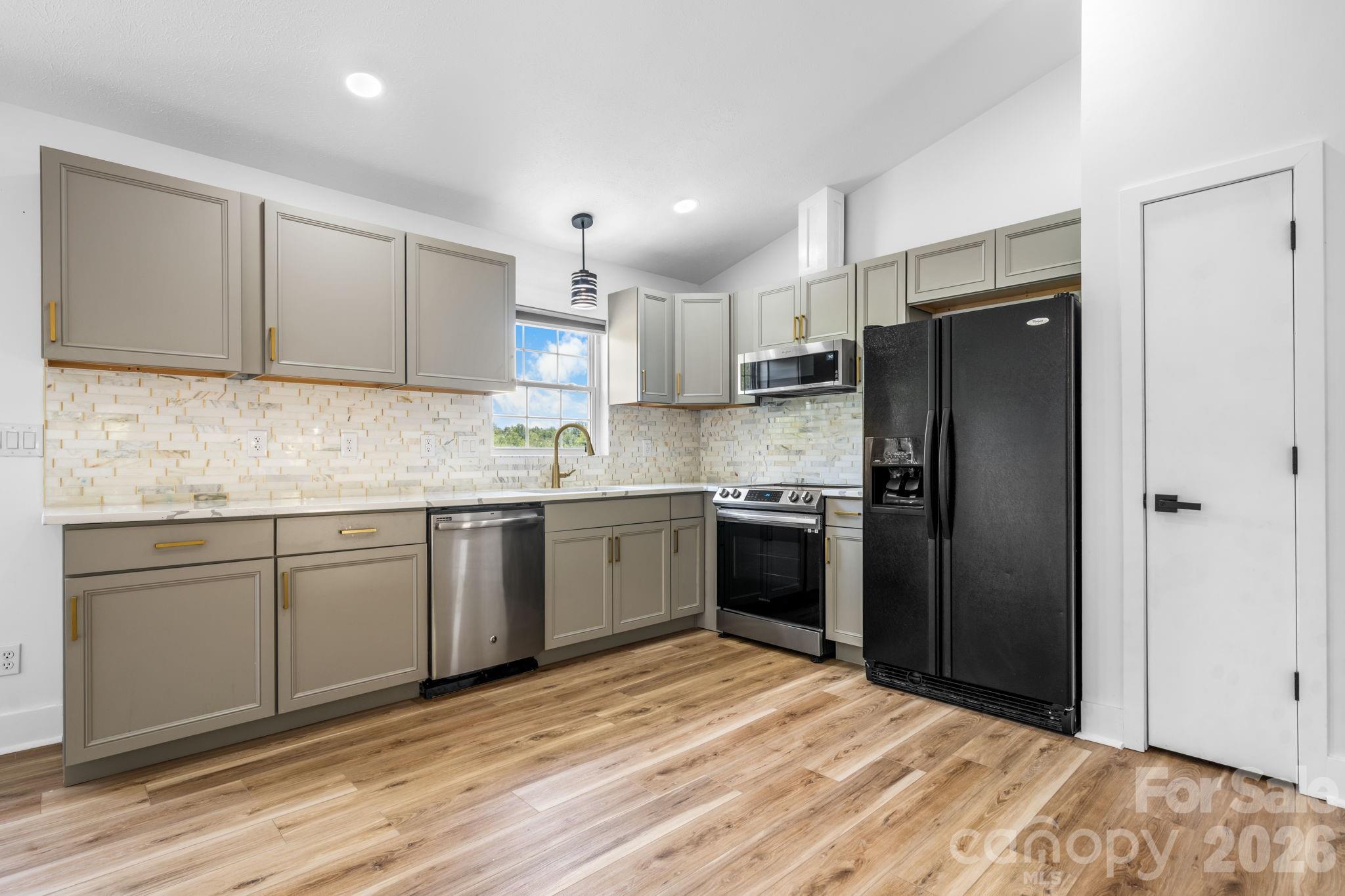 4362 Calico Road — Lenoir