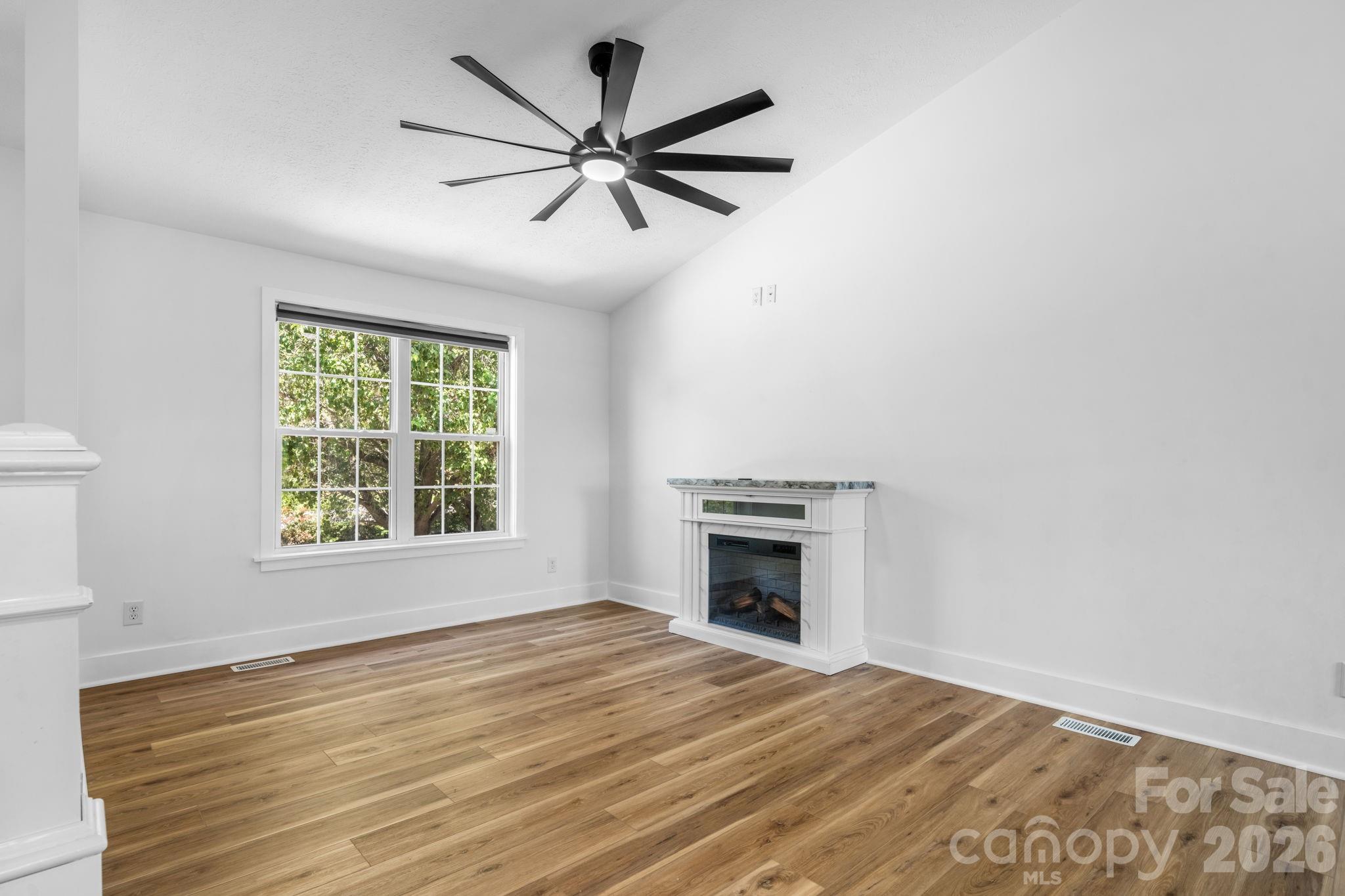 4362 Calico Road — Lenoir