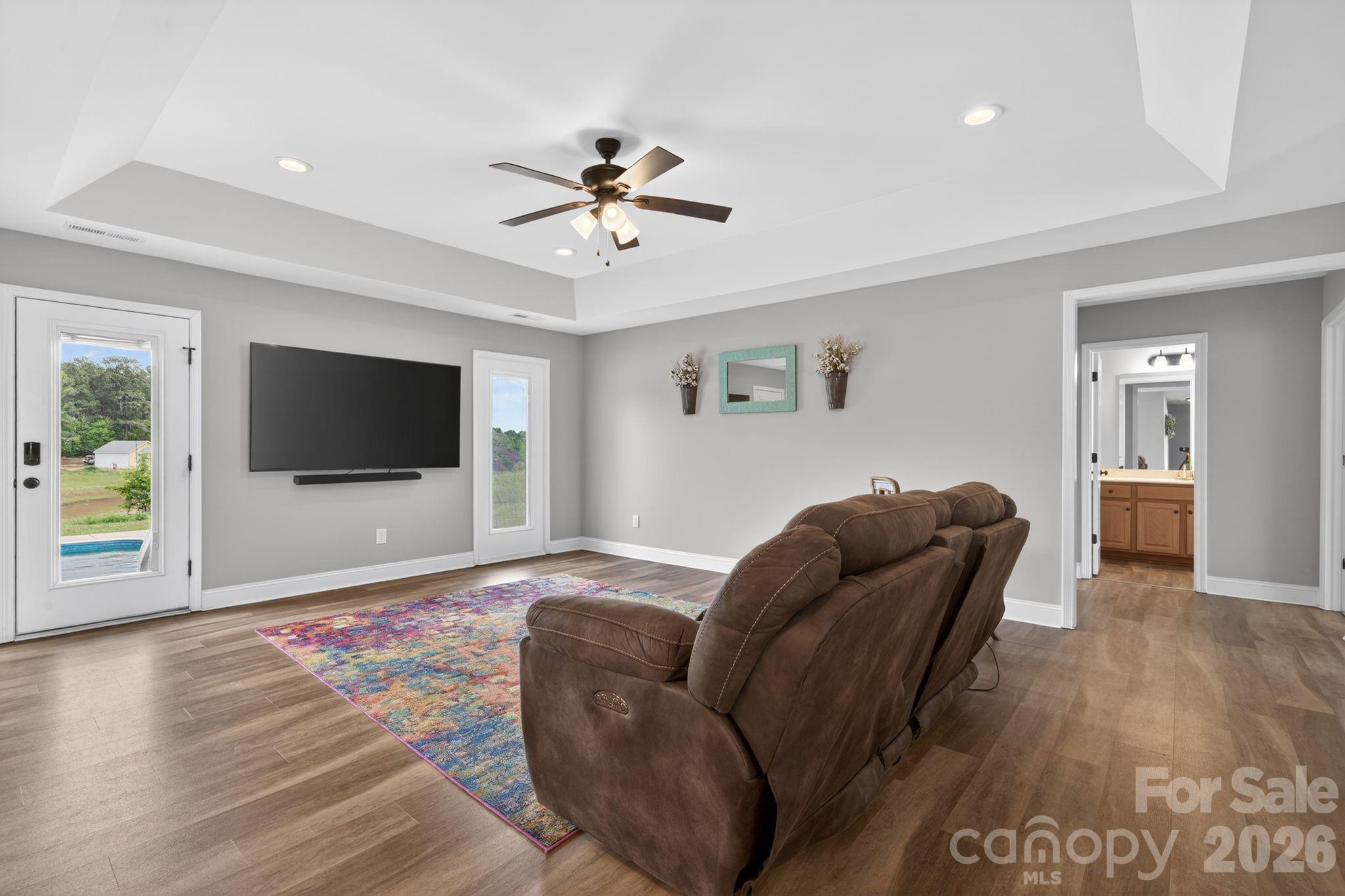 879 Doggett Road — Forest City