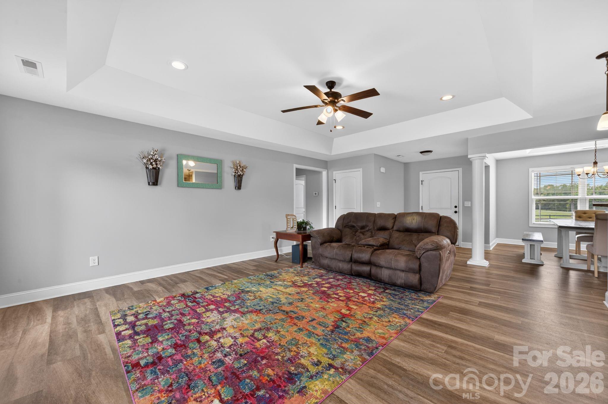 879 Doggett Road — Forest City