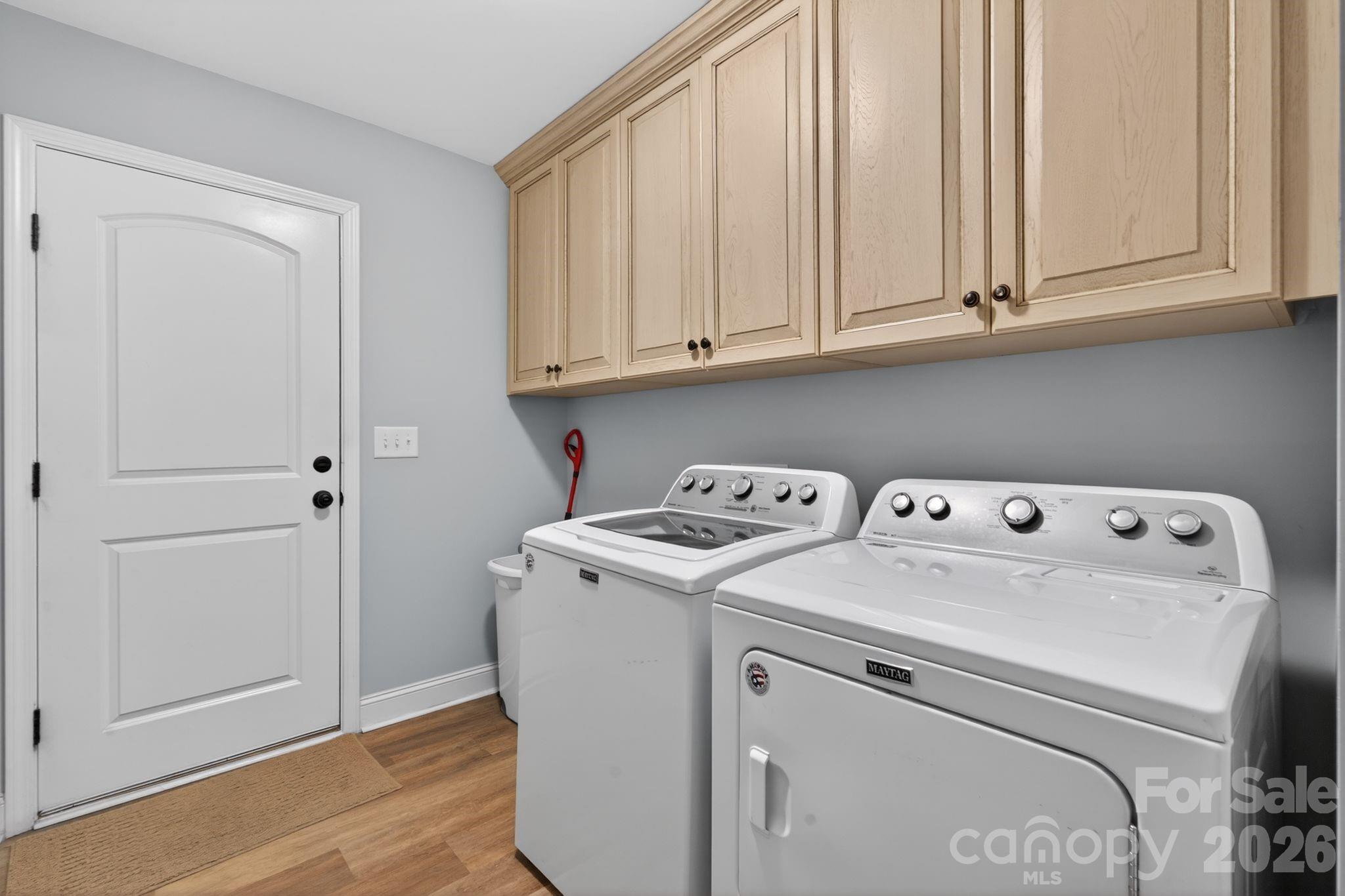 879 Doggett Road — Forest City