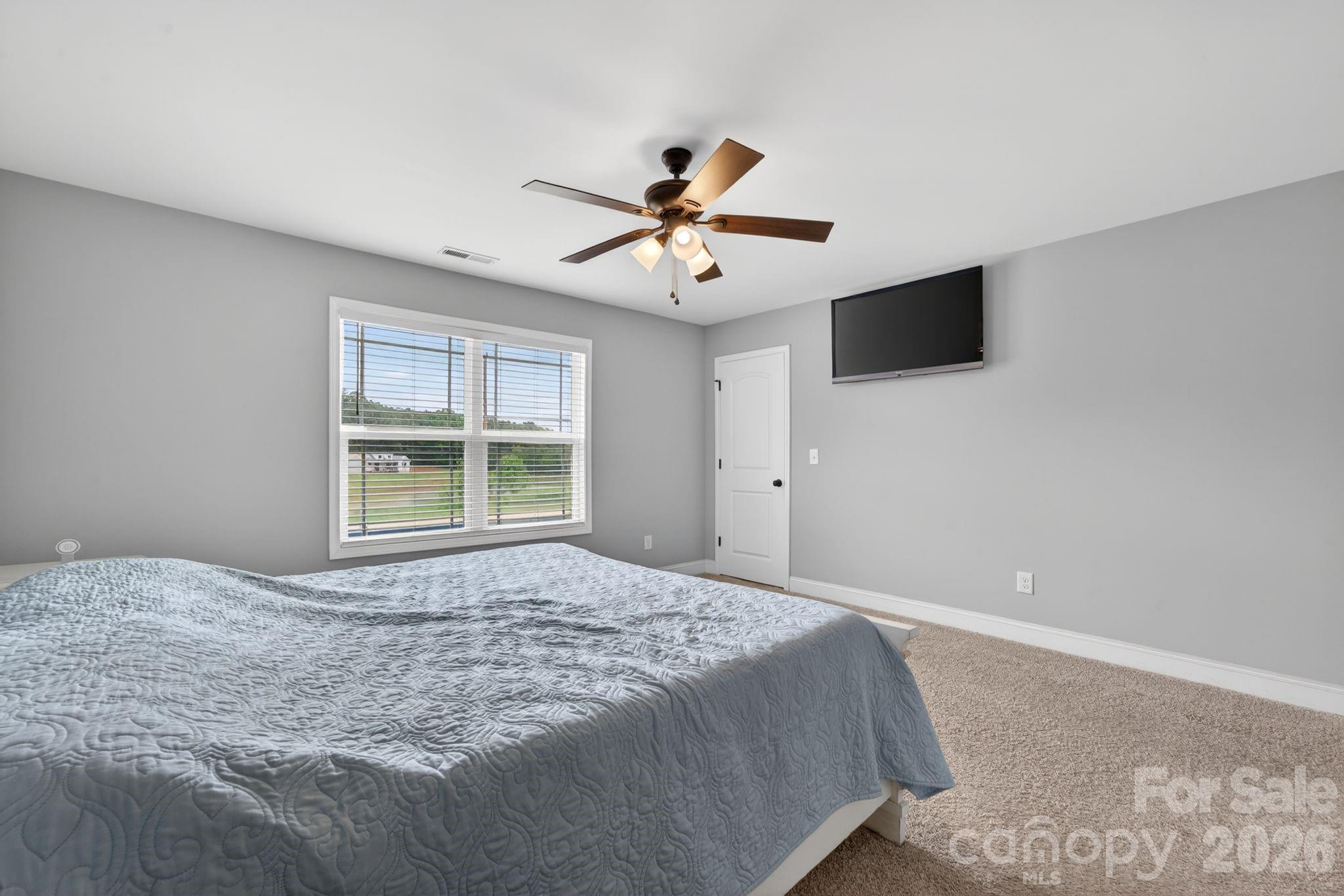 879 Doggett Road — Forest City
