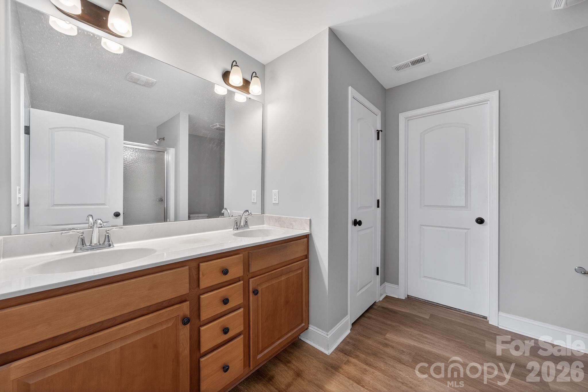 879 Doggett Road — Forest City